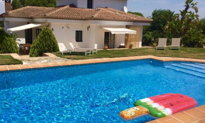 Pinos de Alhaurin Cama Y Desayuno | B&B Villa Pinos Málaga