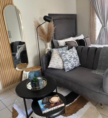 Greater Johannesburg Metropolitan Area Casa | B-Hive at Devland Room 2