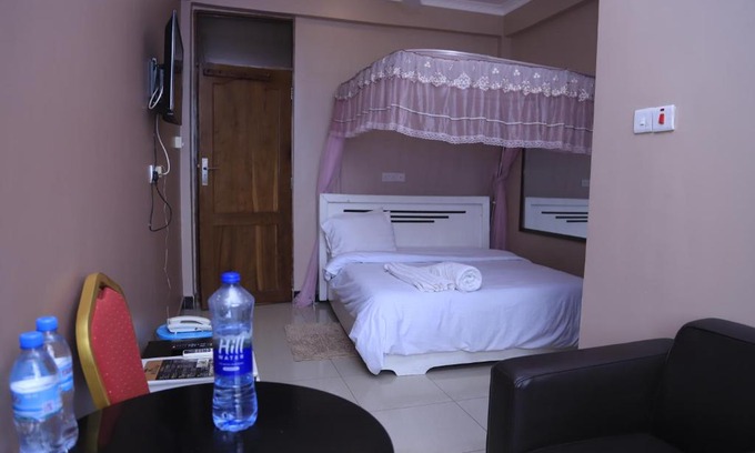 Ukonga Cama Y Desayuno | B10 Airport Lodge
