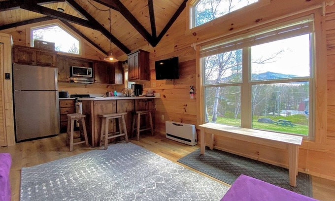 Twin Mountain Cabina | B10 Awesome "Tiny Home" A/C, Mountain Views, Minutes to Skiing, Hiking, Attractions, Dog Friendly!
