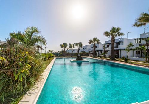 Charco del Palo Apartamento | B16-Dúplex luminoso+ piscina a 150 m del mar