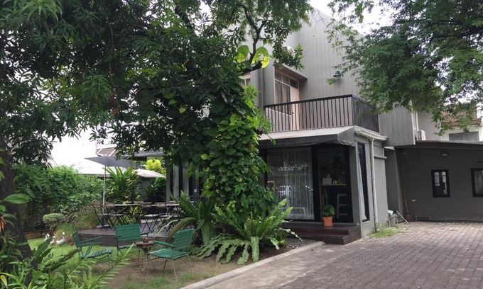 Thanon Nakhon Chai Si Cama Y Desayuno | Baan Ongkharak bed & breakfast