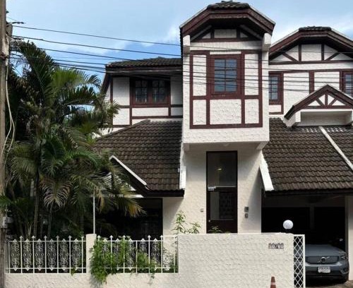 Samsen Nai Casa | Baanphahol2