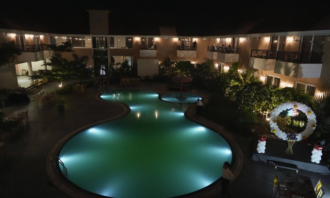 Nandurbar Hotel | Baba Resort