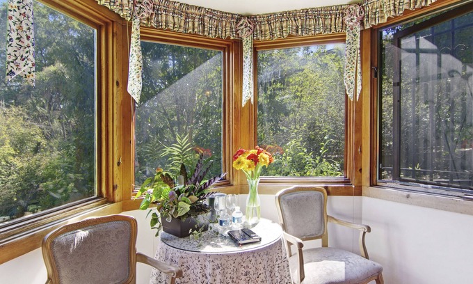 Westside Santa Cruz Casa | Babbling Brook Inn