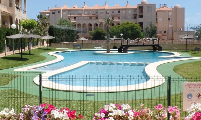 Muchamiel Apartamento | SEGUNDA LINEA, en URBA con piscina, EQUIPADO PARA NIÑOS Y BEBÉS