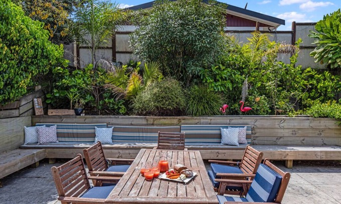 Mount Maunganui Cabaña | Bach Relax - Mt Maunganui Holiday Home