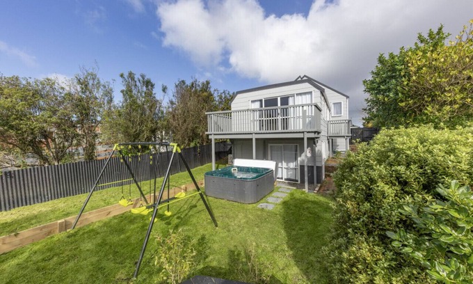 Mount Roskill Apartamento | Back House 1564 · The Cottage: 4 Bedroom 3 bath Mount Roskill