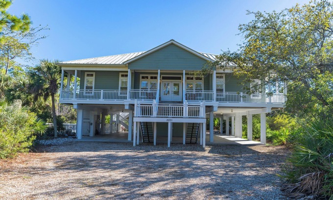 Plantation Casa | 30% OFF Summer! Back on the Rental Market! Dog-Friendly, 4BR/4BA w/ Pool!