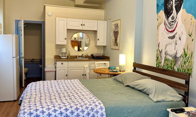 Eastham Apartamento | BACK TO NATURE: RIGHT OF THE BIKE TRAIL!