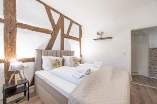 Ludwigsburg Apartamento | BackHome - SUITE L - Parkhaus - Fantastische Schlosslage - SmartTV - Waschmaschine - Netflix - 50qm - 24h Checkin- Apartment 1
