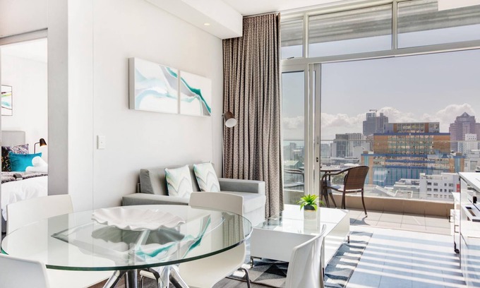 Cape Town City Centre Apartamento | Backup-Powered Trendy Apartment in the CBD on Popular Bree Street