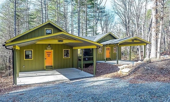 Horse Shoe Casa | Backwoods Retreat