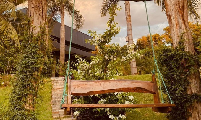 Cascavel Cabina | backwoods themed hut