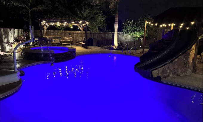 Brownsville Casa | Backyard Oasis in Brownsville!