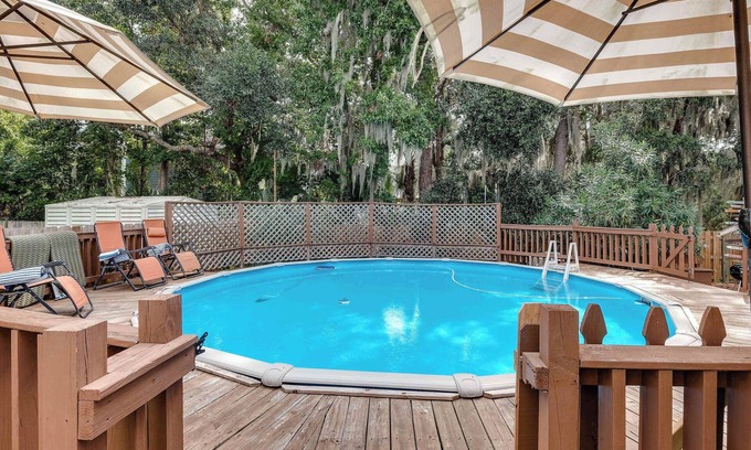 Savannah Casa | Backyard Pool! Refresh at Rivermist Condo
