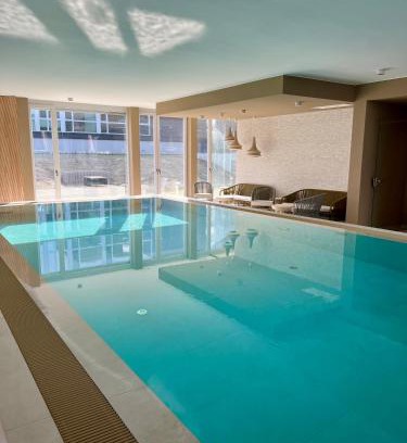 Bad Saarow Apartamento | Bad Seerose mit Seeblick, Dachterrasse, Pool und Sauna