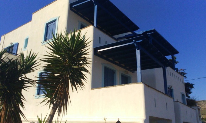 Kastraki Apartamento | Apartamento con cocina BAETYLUS con vista al mar, cerca de las playas naturales de Naxos