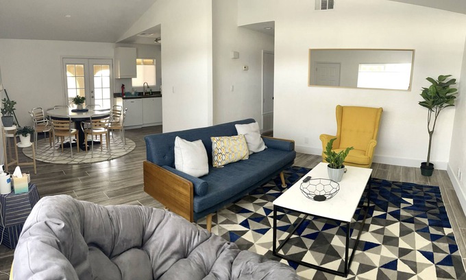 Coachella Casa | ♦️Bagdouma park community pool access in June 10 Ck 4 dates⭐️♦️ &discounted stay