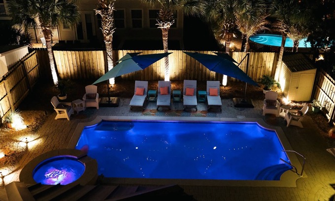 Village of Sugar Beach Casa | Bahama Breeze- Private Pool- Dog Friendly!