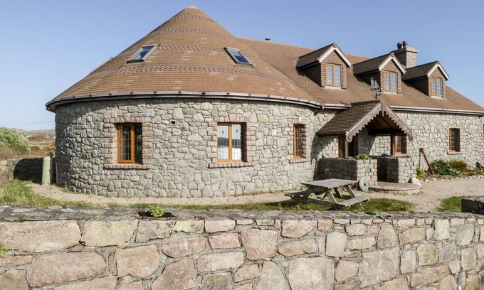 Wild Atlantic Way Cabaña | BAILE NA CILLE, pet friendly in Lettermullen, County Galway