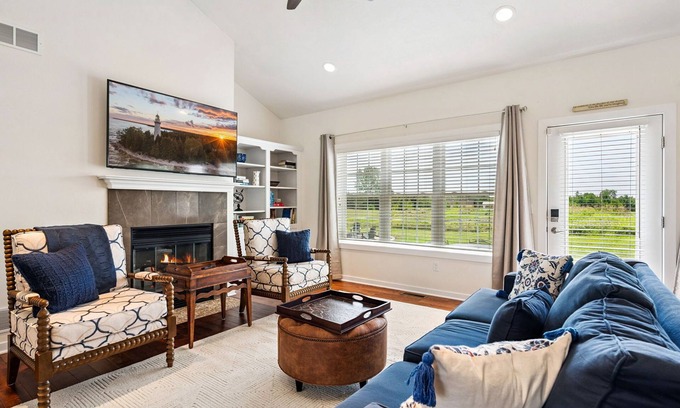 Baileys Harbor Casa | Baileys Harbor Getaway Fire Pit 5 Acres Dogs