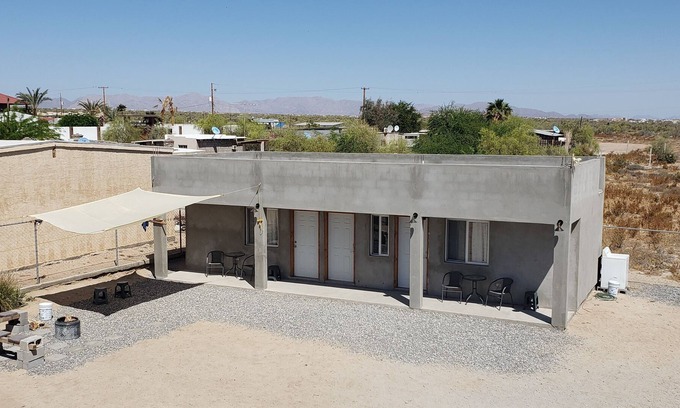 Segunda Seccion Cabina | Baja's Rest stop