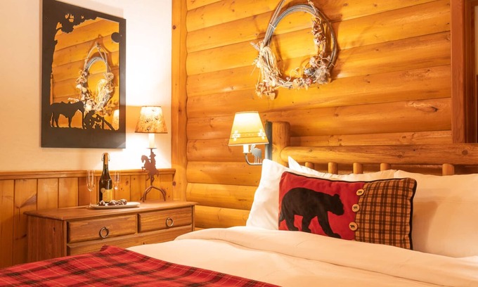 Lake Louise Cabina | Baker Creek | Superior One Bedroom Suite