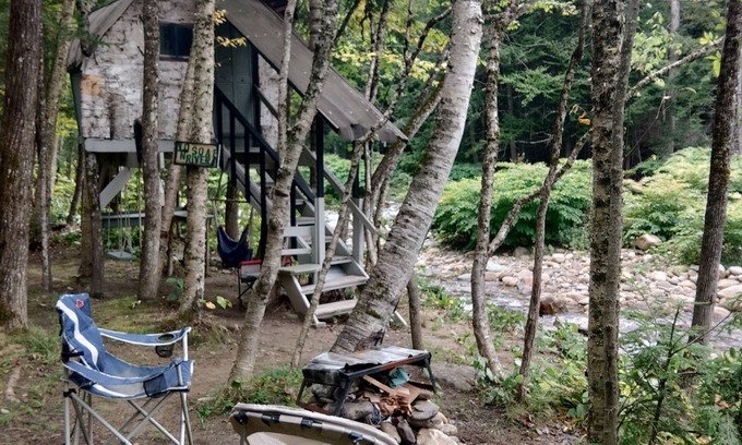 Warren Casa | Bakerriver Tiny treehouse