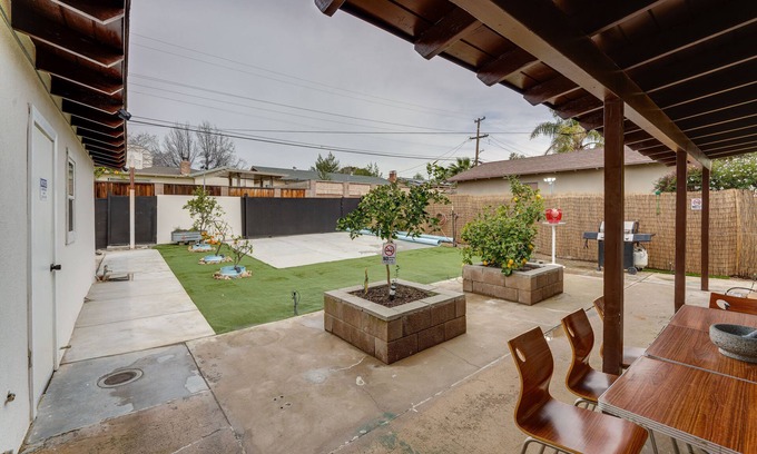 Bakersfield Apartamento | Bakersfield Vacation Rental ~ 5 Mi to Downtown!