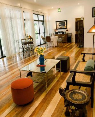 Bacnotan Cama Y Desayuno | Balai Benedicere Bed & Breakfast