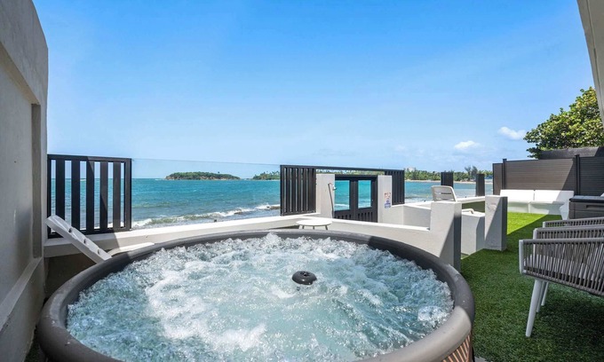 Cerro Gordo Casa | Balandras Beach House #4 | Beachfront w/Hot Tubs