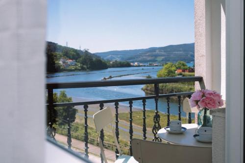 Redondela Apartamento | Balcón mágico en Redondela by CABANA Rentals