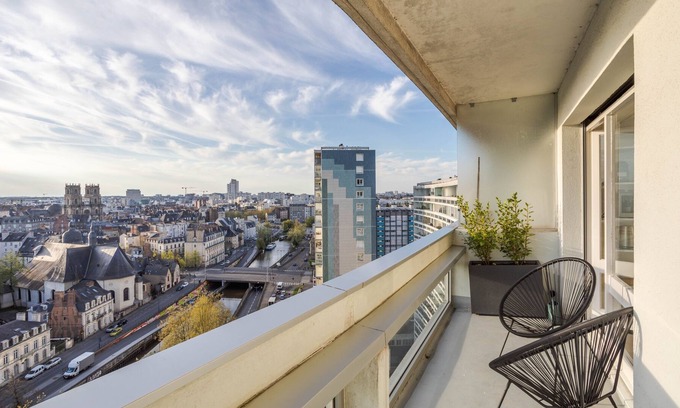 Bourg-l'Eveque Apartamento | BALCON DU CANAL - Studio lumineux avec balcon au bord de la Vilaine et de l'hyper centre-ville