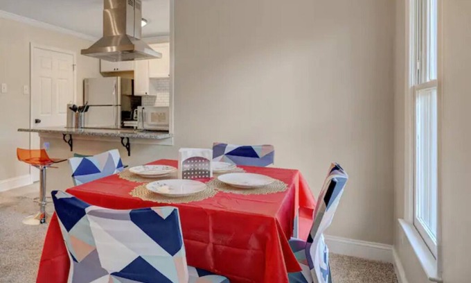 Durham Apartamento | Balcony - Downtown - Duke - UNC - Pet Friendly
