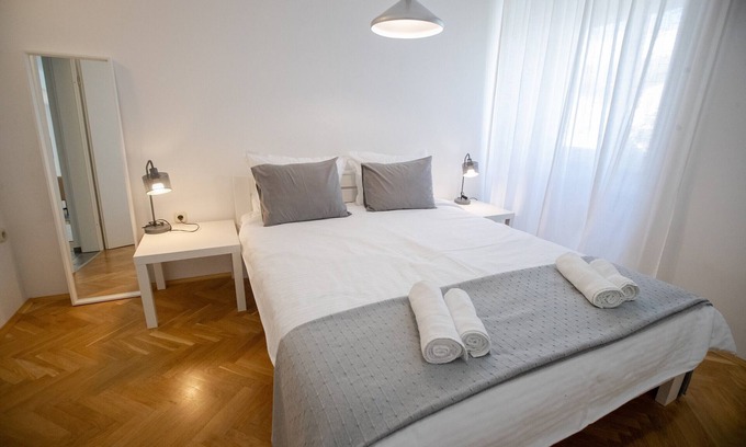 Ohrid Apartamento | Balcony Parking City Center APT in Ohrid Near Lake