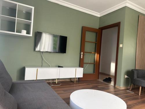 Pendik Apartamento | Balcony , Pool, In Nature