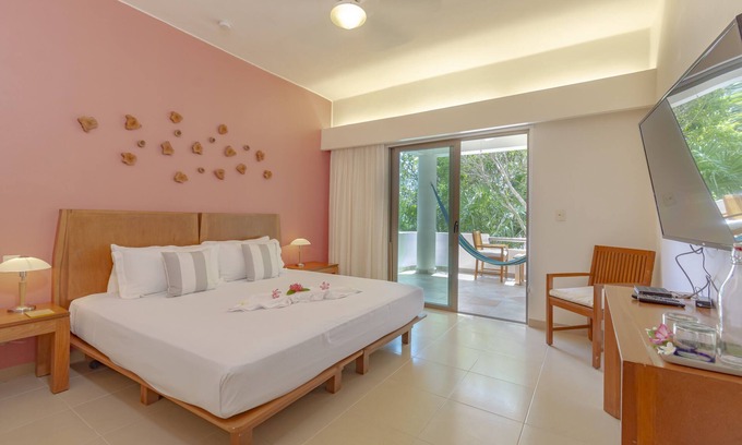 Gonzalo Guerrero Hotel | Habitación Balcón King Size # 207