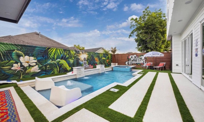 Southeast Houston Casa | Bali in Houston-Unit A,4BR/4Bath