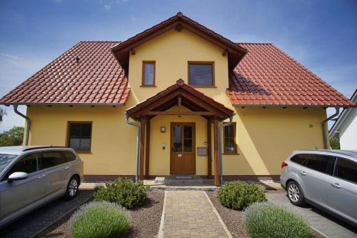 Thiessow Apartamento | Balkon mit Meerblick, gratis Nutzung vom AHOI Erlebnisbad und Sauna in Sellin - Haus De niege Wech FeWo 04