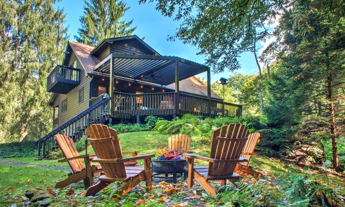 Weaverville Casa | Ballard Creek House | Creekside Cabin in the Mountains