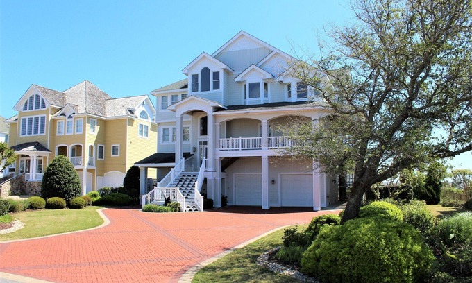 Manteo Casa | BP37 Guest Favorite 5 BR con piscina