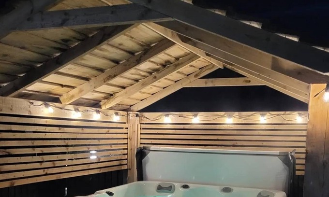Bushmills Cabina | Ballyhemlin Pods - Hawthorn