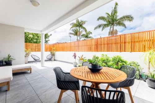 Balmain Apartamento | Balmain Designer 1 Bedroom Apartment with Parking