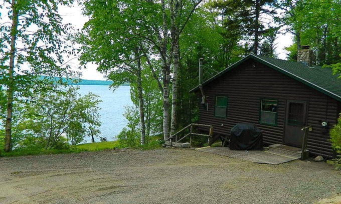 Rangeley Plantation Cabaña | Balsam Breeze - cozy cottage on Mooselookmegunic!