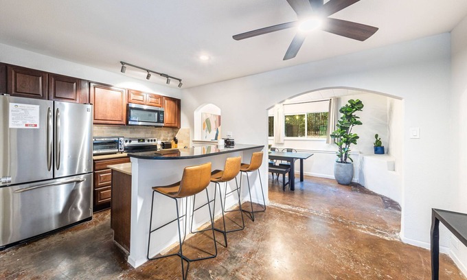 South Lamar Casa | Bamboo Oasis Unit 2