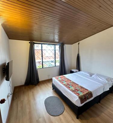 Barrios Unidos Casa | Bamuka Hostal