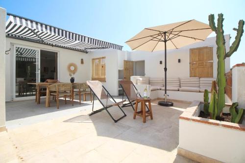 Playas del Palo Apartamento | Banda del Mar Beach by Del Parque Flats