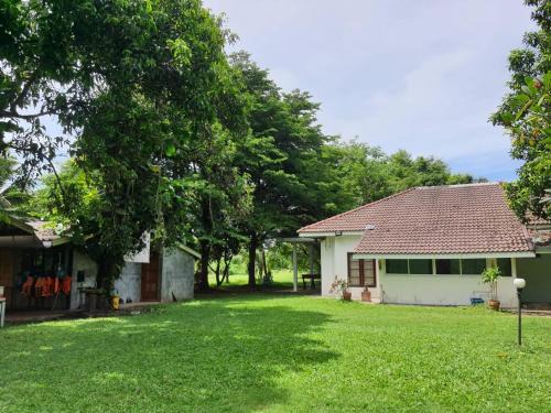 Kanchanaburi Complejo | Bansuanmaenamบ้านสวนแม่น้ำ-บ้านริมน้ำA