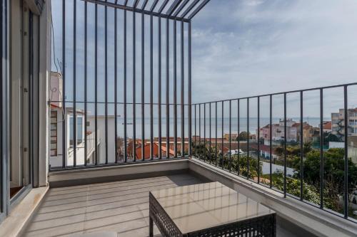 Santa Engracia Apartamento | Barbadinhos Apartments in Lisbon Historic Neighborhood